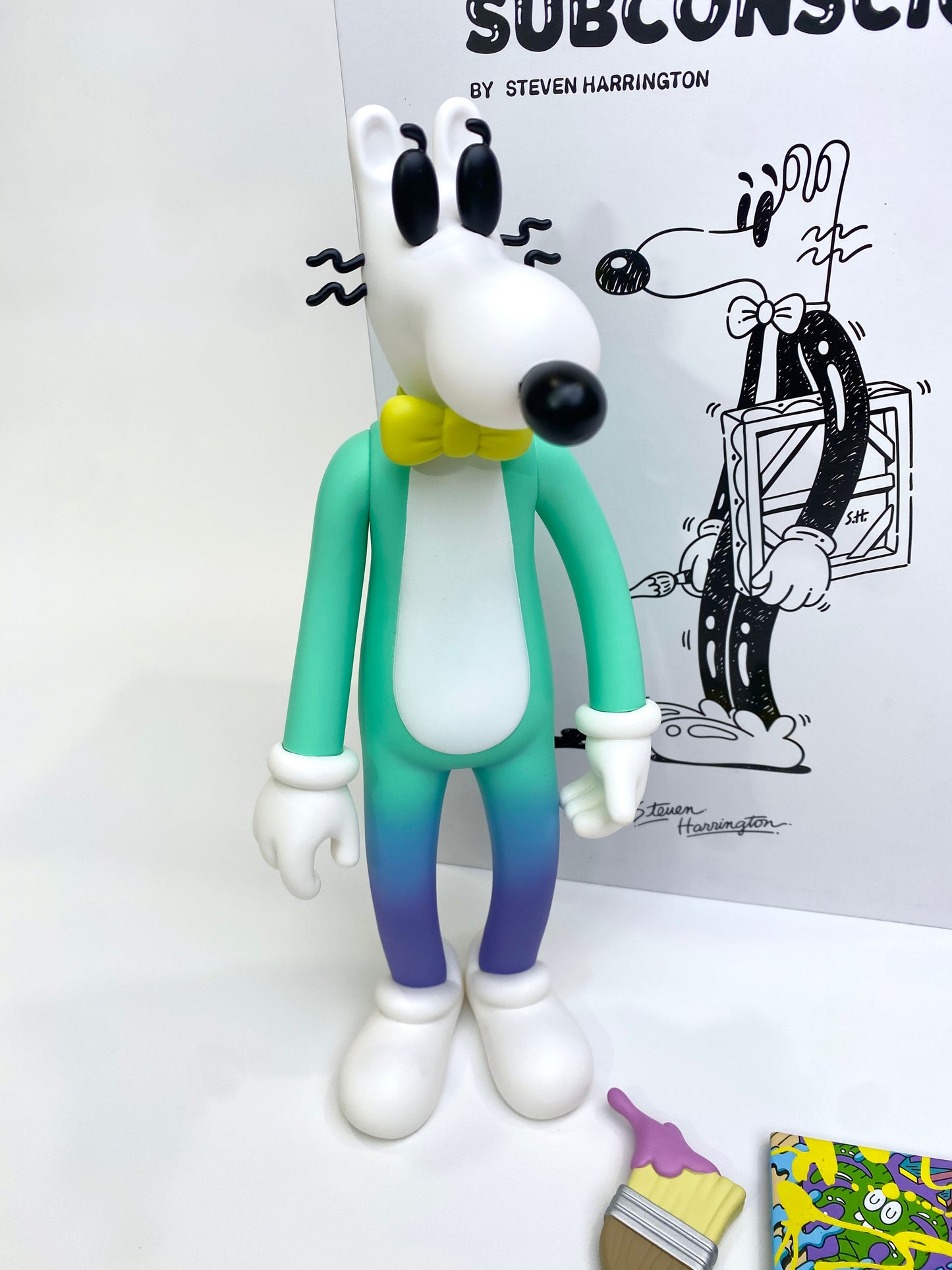 Steven Harrington Subconscious "Gradient" closeup of vinyl figure.