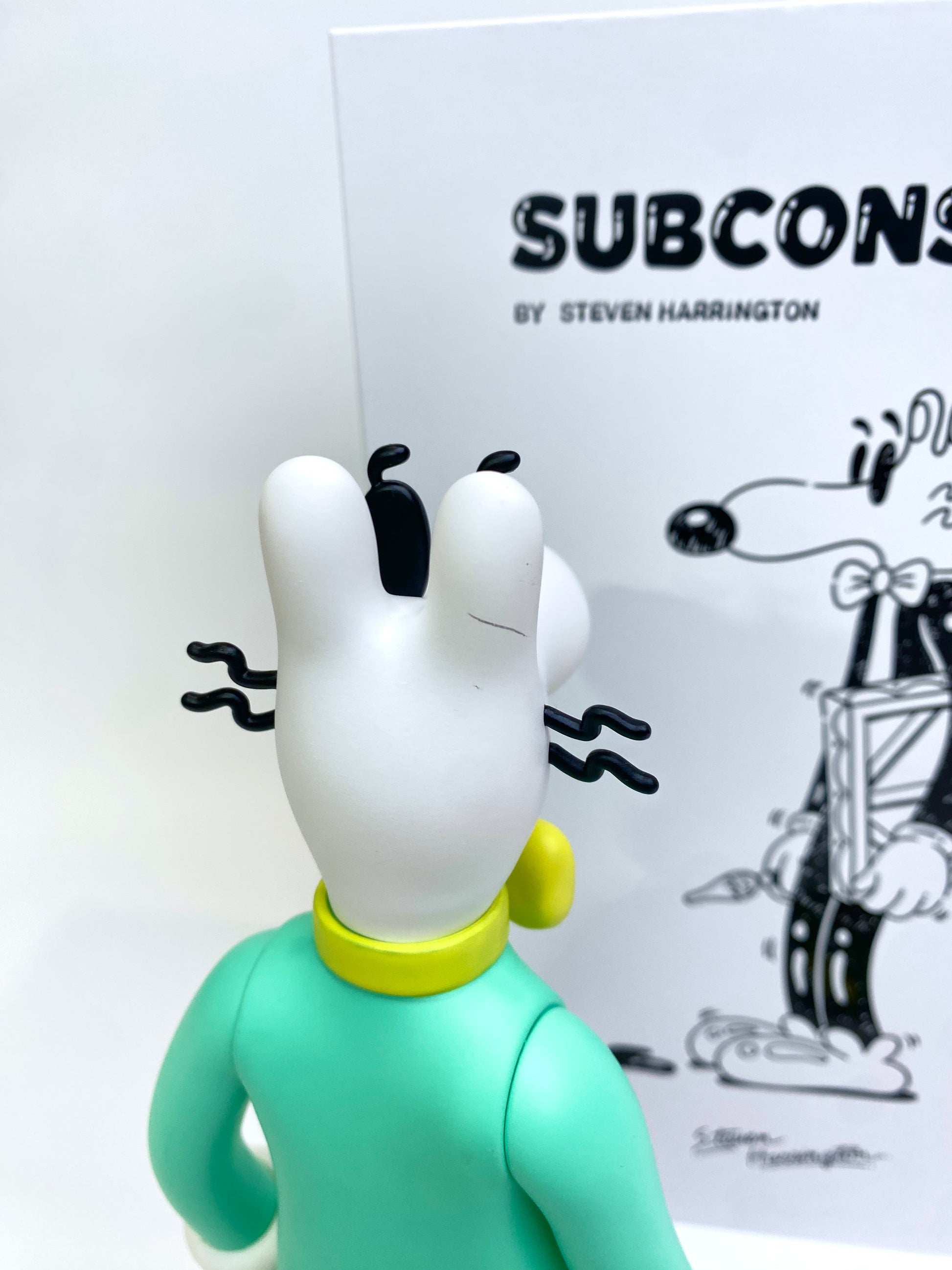 Steven Harrington Subconscious "Gradient" showing factory mark on back of ear.