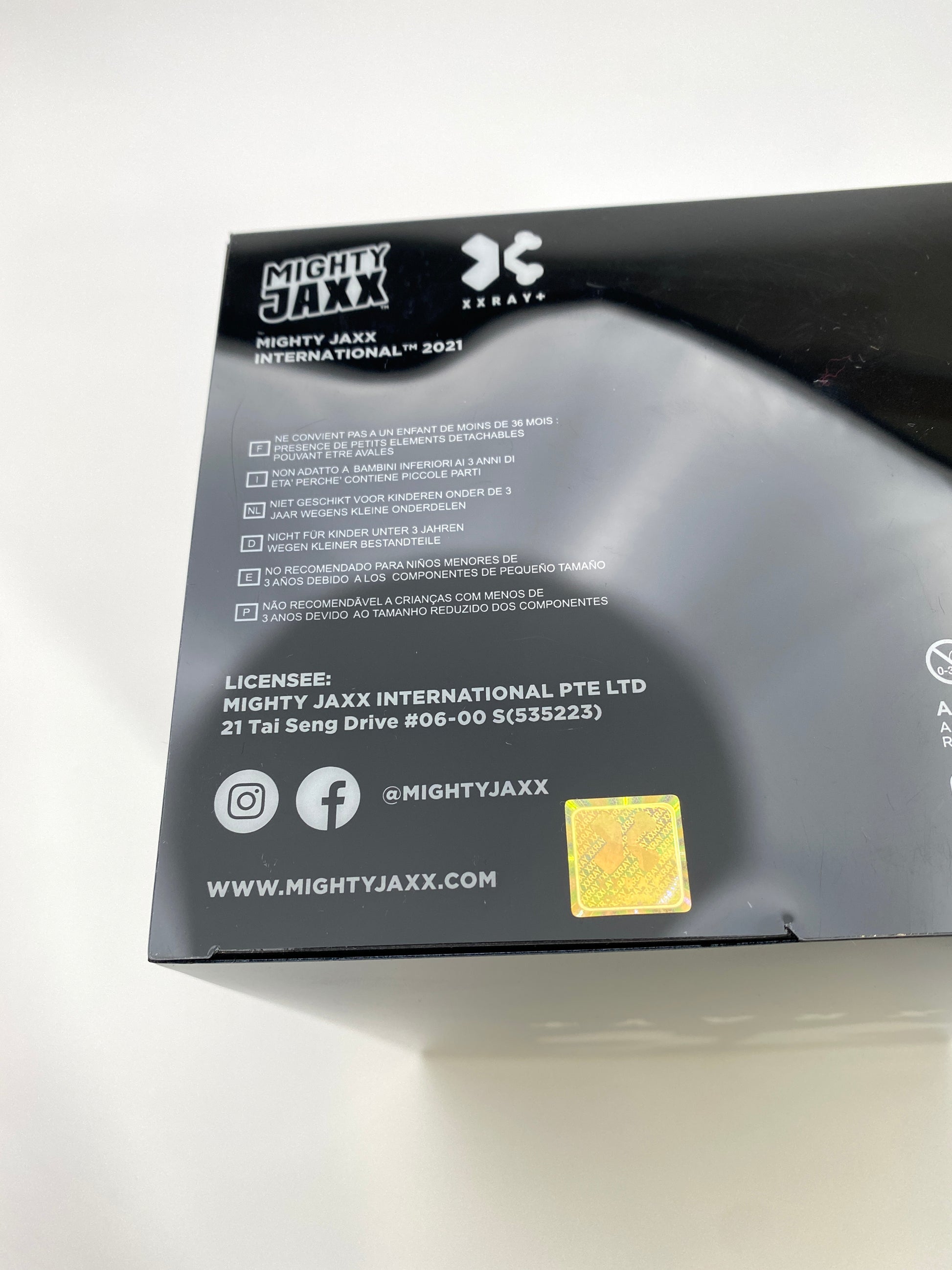 Mighty Jaxx XXRay Jason Freeny Elmo Chrome Red Bottom Box with Authentication Seal